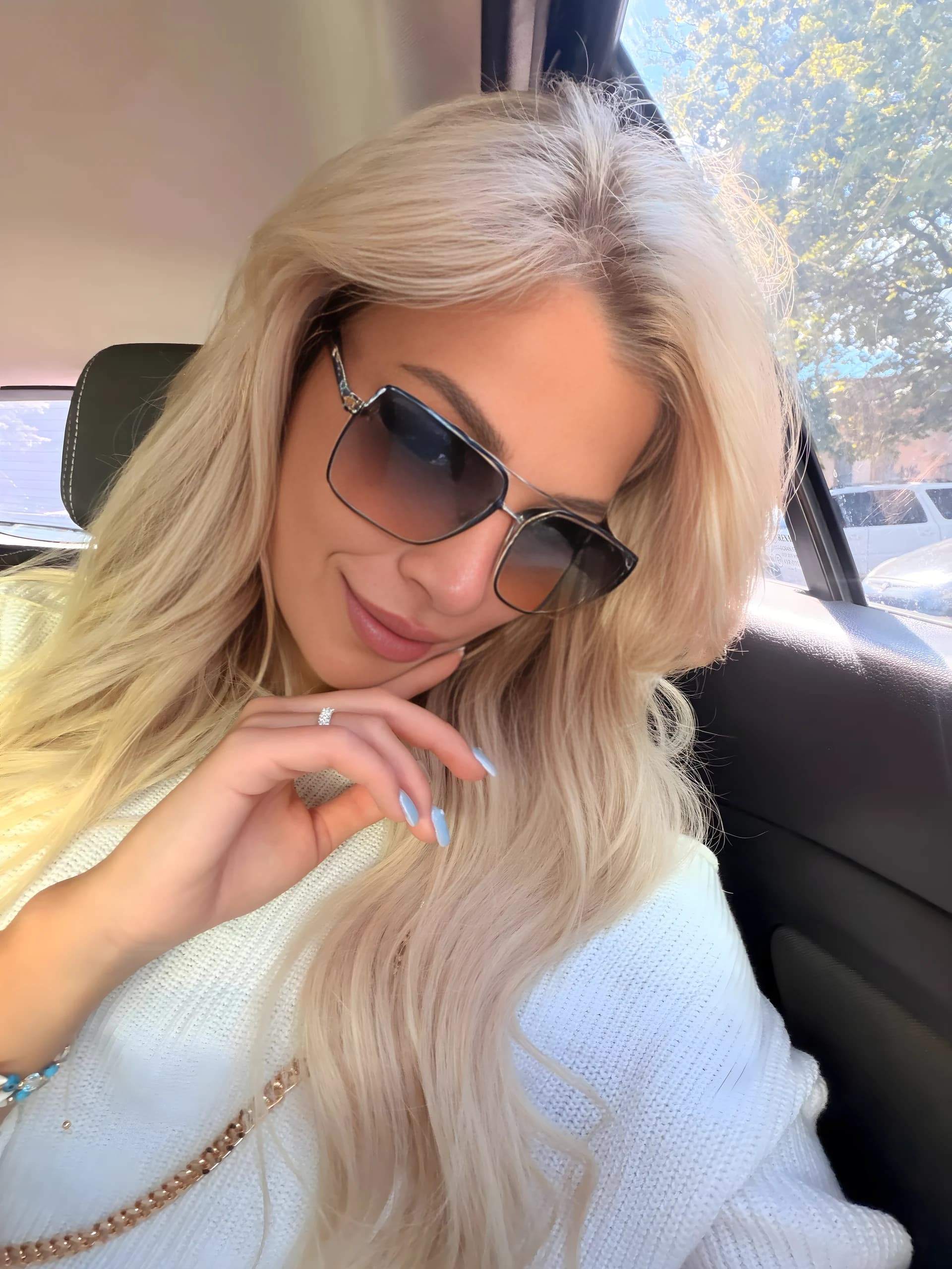 Mia in sunglasses